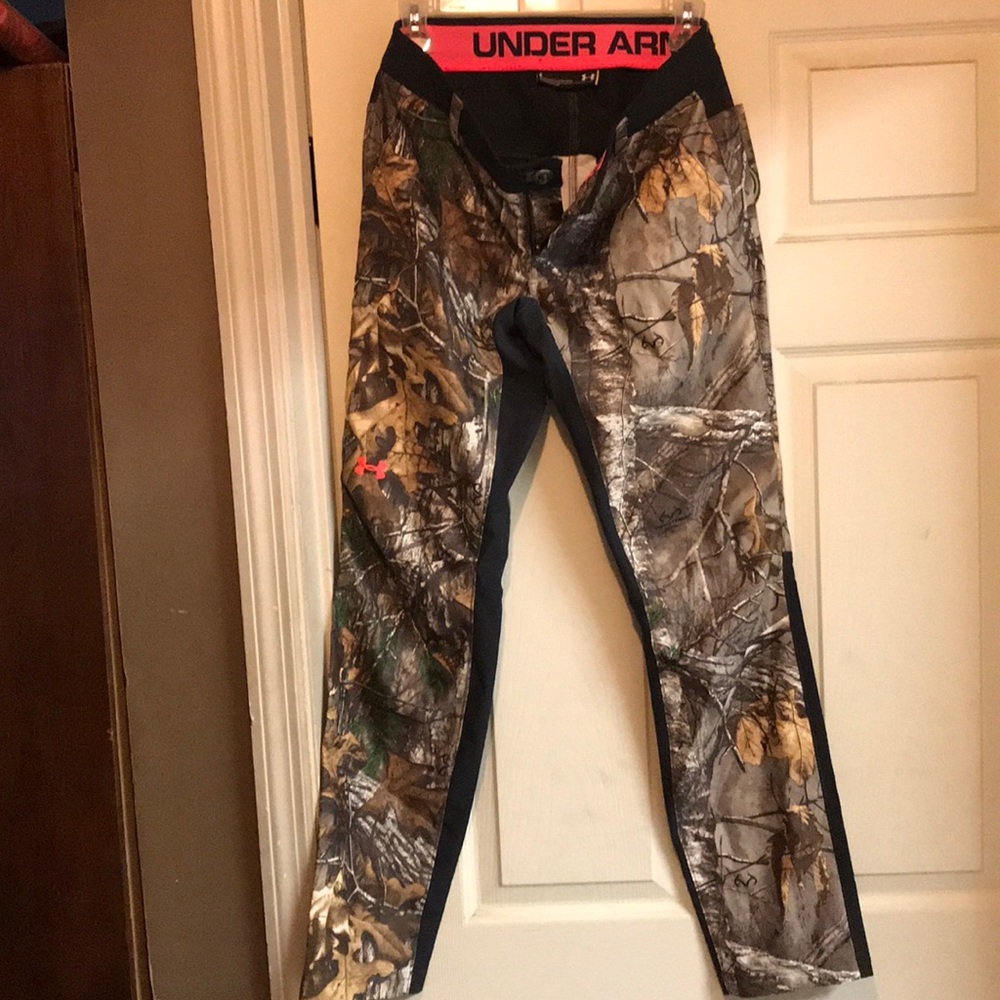 Under Armour camo pants